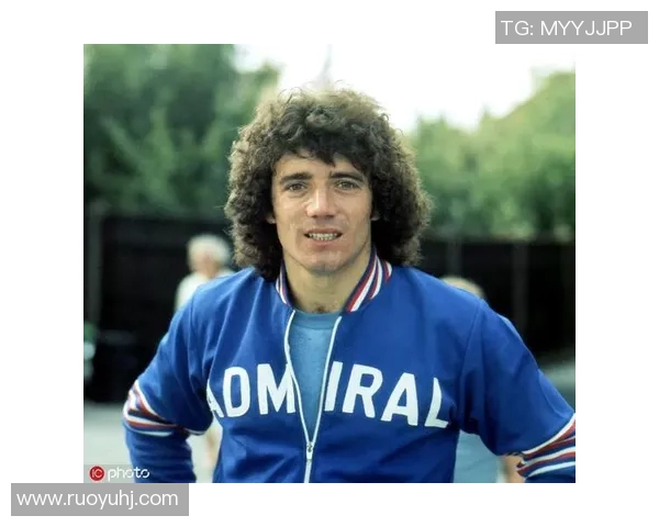 盘点足坛巨星成长历程与辉煌时刻揭示传奇背后的励志故事